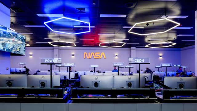 NASA debuts new Orion mission control room for Artemis 2 astronaut flight around the moon (photos) - Space